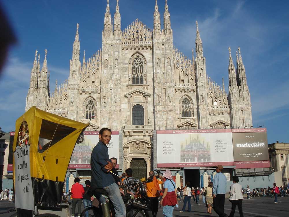 in risci a piazza Duomo a Milano